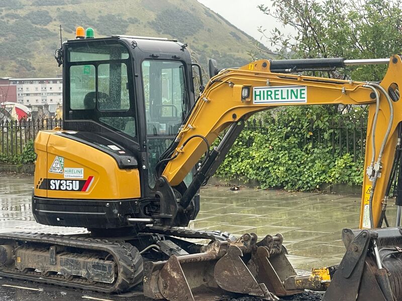 Hire an excavator in the Scottish Borders from Hireline Plant Hire in East Lothian